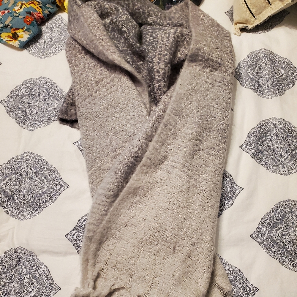 Mersea grey scarf